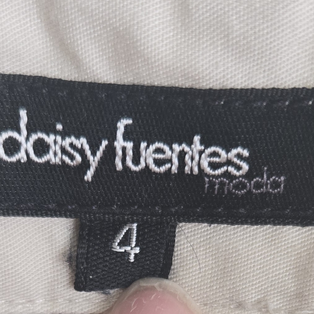 Y2K Daisy Fuentes Embroidered Cargo Pants Size 4 Beige Boho Mid Rise - Picture 2 of 12